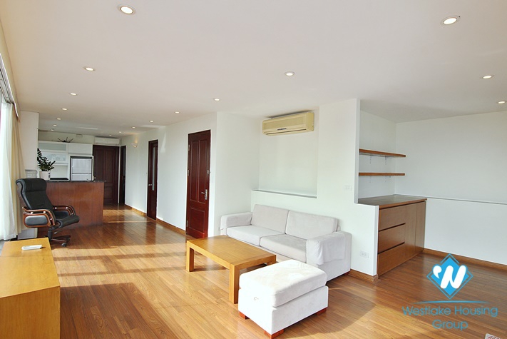   A nice serviced apartment with balcony for rent in Quang An